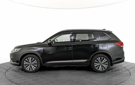 Mitsubishi Outlander III рестайлинг 3, 2020 год, 2 790 000 рублей, 8 фотография