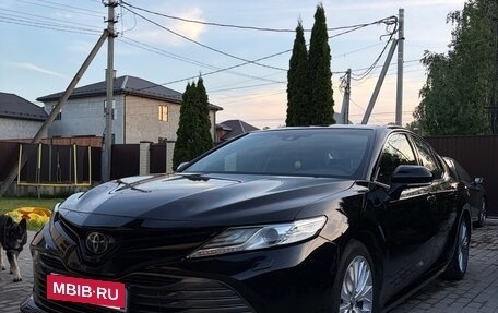 Toyota Camry, 2019 год, 2 850 000 рублей, 1 фотография