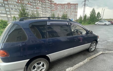 Toyota Ipsum II, 1998 год, 600 000 рублей, 1 фотография