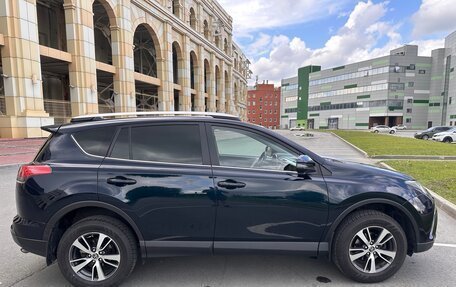 Toyota RAV4, 2018 год, 2 680 000 рублей, 6 фотография