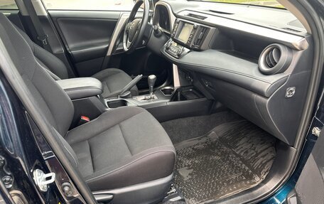 Toyota RAV4, 2018 год, 2 680 000 рублей, 13 фотография