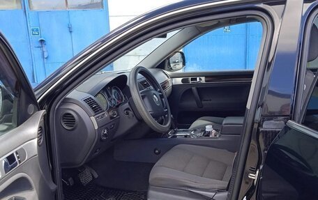 Volkswagen Touareg III, 2005 год, 550 000 рублей, 3 фотография