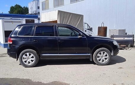 Volkswagen Touareg III, 2005 год, 550 000 рублей, 2 фотография