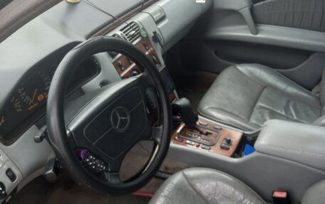 Mercedes-Benz E-Класс, 1998 год, 210 000 рублей, 7 фотография