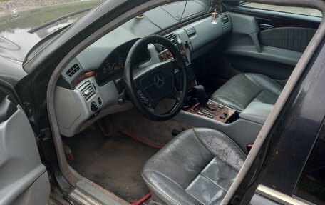 Mercedes-Benz E-Класс, 1998 год, 210 000 рублей, 8 фотография