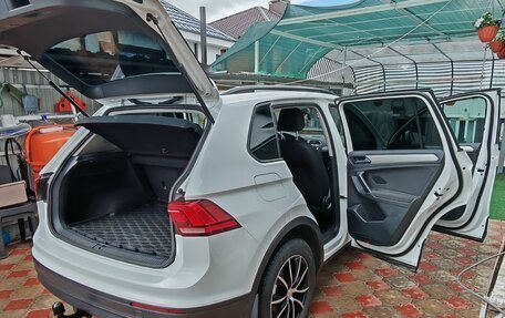 Volkswagen Tiguan II, 2019 год, 2 450 000 рублей, 6 фотография
