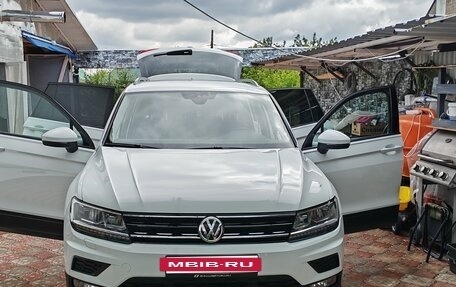 Volkswagen Tiguan II, 2019 год, 2 450 000 рублей, 4 фотография