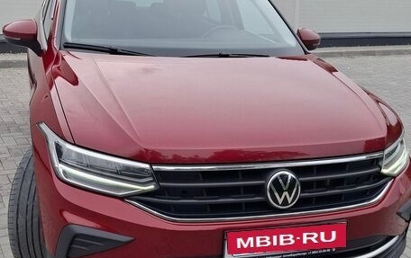 Volkswagen Tiguan II, 2021 год, 3 280 000 рублей, 1 фотография