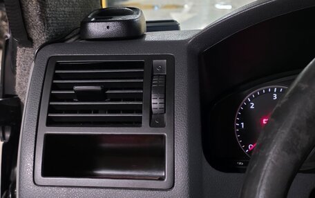 Volkswagen Transporter T5 рестайлинг, 2012 год, 1 295 000 рублей, 11 фотография