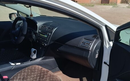 Toyota Avensis III рестайлинг, 2010 год, 1 250 000 рублей, 12 фотография