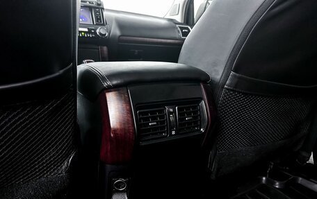 Toyota Land Cruiser Prado 150 рестайлинг 2, 2014 год, 3 799 000 рублей, 23 фотография