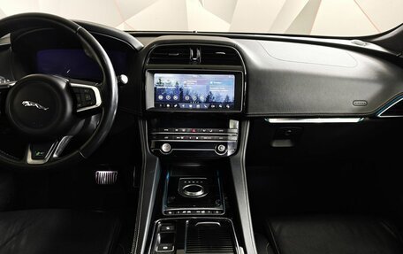 Jaguar F-Pace, 2019 год, 2 555 000 рублей, 15 фотография