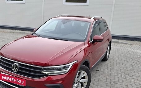 Volkswagen Tiguan II, 2021 год, 3 280 000 рублей, 2 фотография