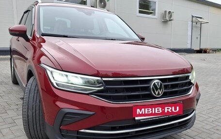 Volkswagen Tiguan II, 2021 год, 3 280 000 рублей, 10 фотография