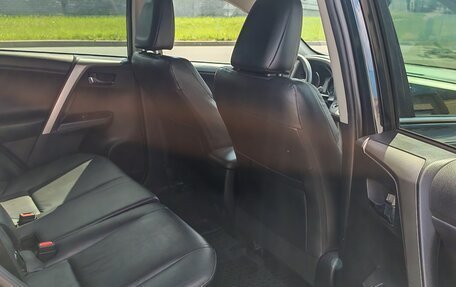 Toyota RAV4, 2017 год, 2 400 000 рублей, 3 фотография