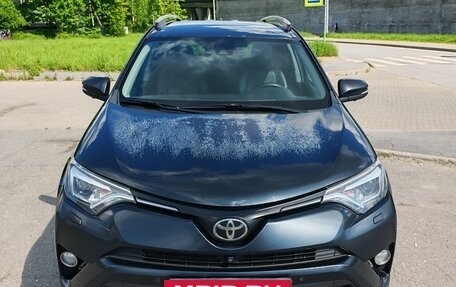 Toyota RAV4, 2017 год, 2 400 000 рублей, 13 фотография