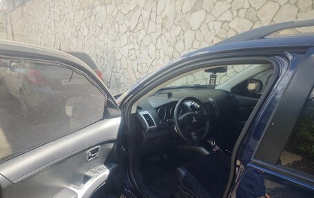 Mitsubishi Outlander III рестайлинг 3, 2011 год, 1 350 000 рублей, 10 фотография
