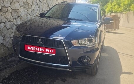 Mitsubishi Outlander III рестайлинг 3, 2011 год, 1 350 000 рублей, 3 фотография