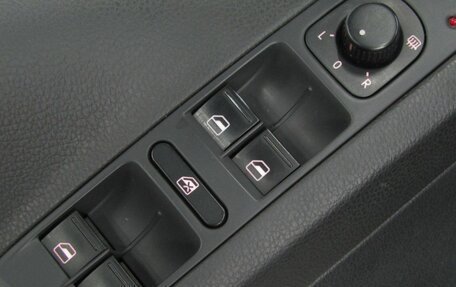 Volkswagen Tiguan I, 2011 год, 610 000 рублей, 21 фотография