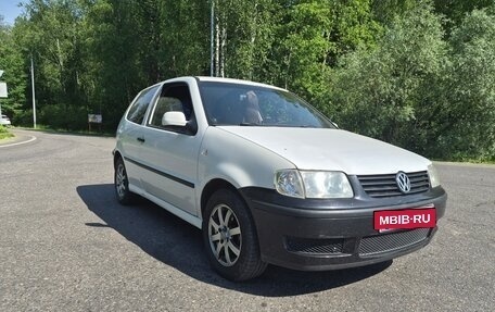 Volkswagen Polo III рестайлинг, 2001 год, 260 000 рублей, 1 фотография