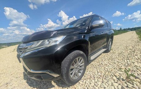Mitsubishi Pajero Sport III рестайлинг, 2016 год, 2 600 000 рублей, 2 фотография