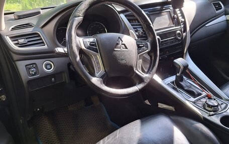 Mitsubishi Pajero Sport III рестайлинг, 2016 год, 2 600 000 рублей, 6 фотография