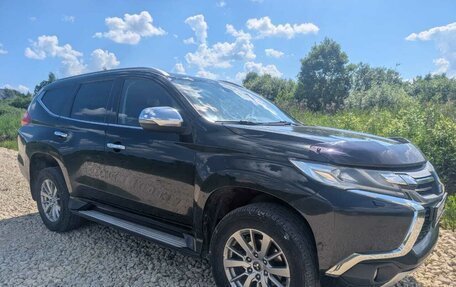 Mitsubishi Pajero Sport III рестайлинг, 2016 год, 2 600 000 рублей, 5 фотография