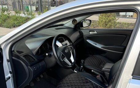 Hyundai Solaris II рестайлинг, 2012 год, 670 000 рублей, 3 фотография
