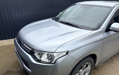Mitsubishi Outlander III рестайлинг 3, 2012 год, 1 240 000 рублей, 2 фотография