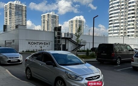 Hyundai Solaris II рестайлинг, 2012 год, 670 000 рублей, 13 фотография