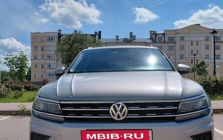 Volkswagen Tiguan II, 2018 год, 2 945 000 рублей, 5 фотография