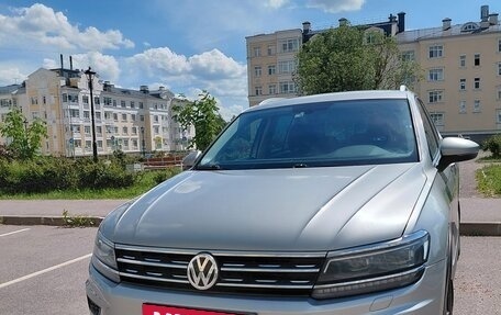 Volkswagen Tiguan II, 2018 год, 2 945 000 рублей, 4 фотография