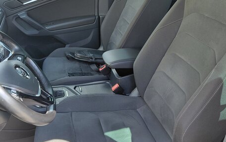 Volkswagen Tiguan II, 2018 год, 2 945 000 рублей, 15 фотография