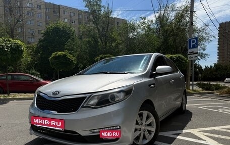 KIA Rio III рестайлинг, 2016 год, 980 000 рублей, 3 фотография