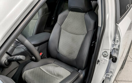 Toyota RAV4, 2025 год, 4 395 000 рублей, 20 фотография