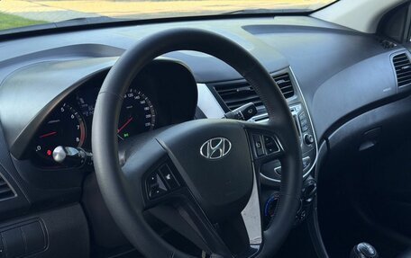 Hyundai Solaris II рестайлинг, 2011 год, 725 000 рублей, 10 фотография
