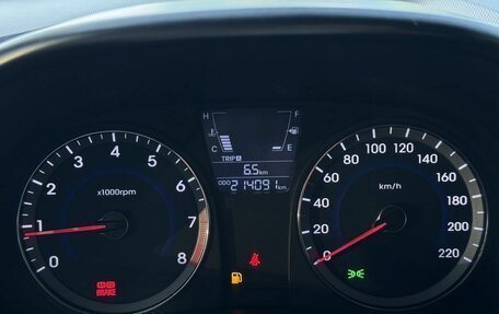 Hyundai Solaris II рестайлинг, 2011 год, 725 000 рублей, 17 фотография