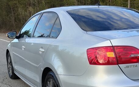 Volkswagen Jetta VI, 2011 год, 821 000 рублей, 4 фотография