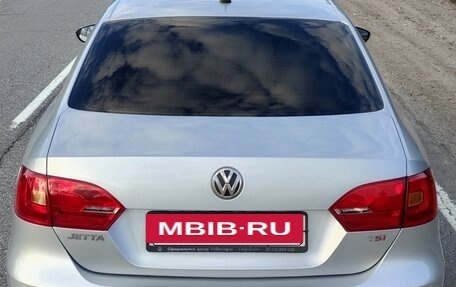 Volkswagen Jetta VI, 2011 год, 821 000 рублей, 3 фотография