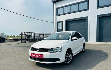 Volkswagen Jetta VI, 2013 год, 859 000 рублей, 1 фотография