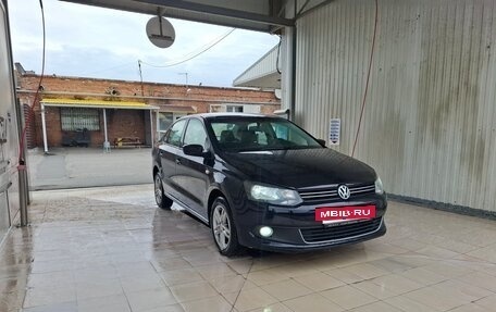 Volkswagen Polo VI (EU Market), 2011 год, 815 000 рублей, 2 фотография