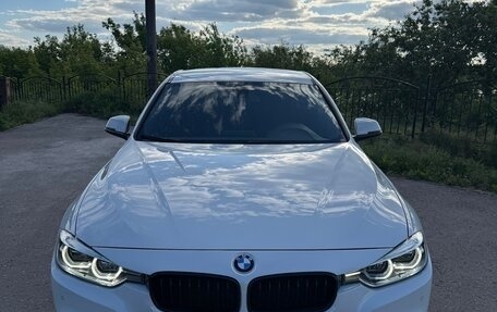 BMW 3 серия, 2018 год, 2 800 000 рублей, 14 фотография
