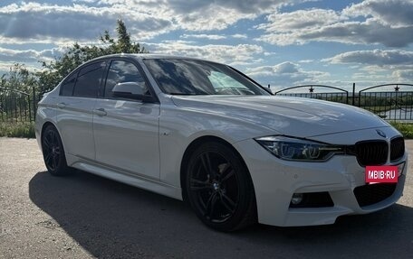 BMW 3 серия, 2018 год, 2 800 000 рублей, 24 фотография