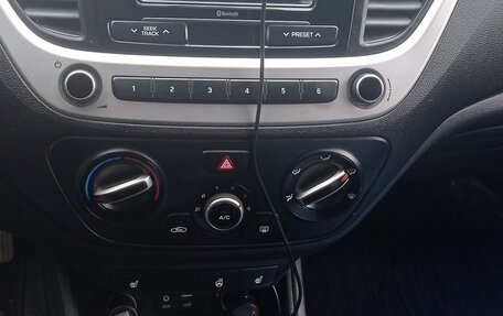 Hyundai Solaris II рестайлинг, 2017 год, 1 050 000 рублей, 8 фотография