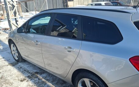 Opel Astra J, 2011 год, 630 000 рублей, 3 фотография