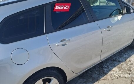 Opel Astra J, 2011 год, 630 000 рублей, 2 фотография
