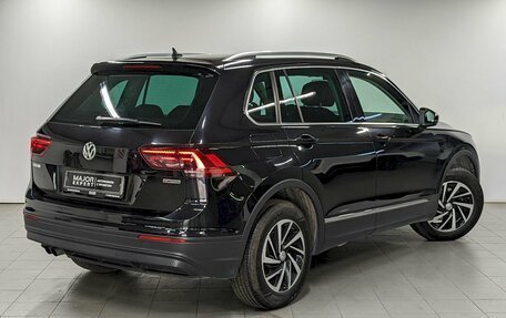Volkswagen Tiguan II, 2018 год, 2 450 000 рублей, 5 фотография