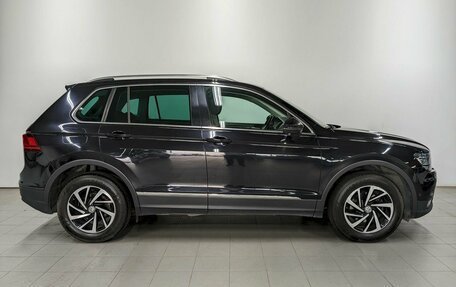 Volkswagen Tiguan II, 2018 год, 2 450 000 рублей, 4 фотография