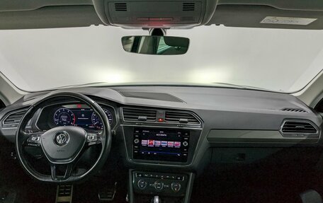 Volkswagen Tiguan II, 2018 год, 2 450 000 рублей, 23 фотография
