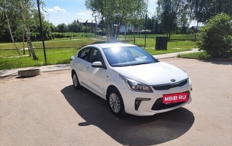 KIA Rio IV, 2018 год, 850 000 рублей, 3 фотография